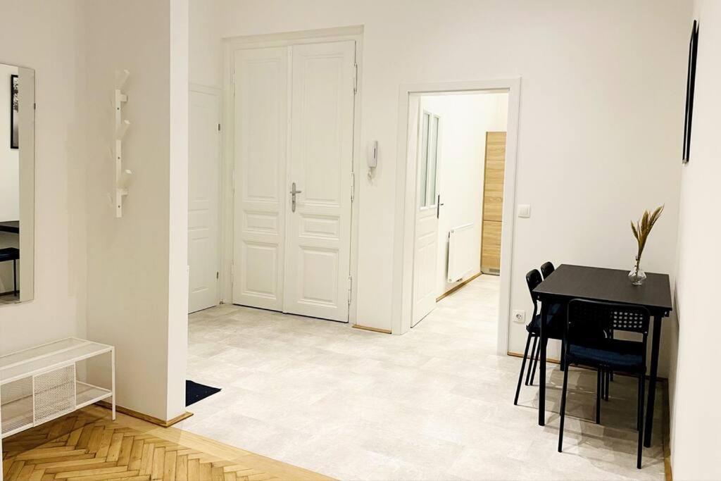 City-Center-Apartment Hip Area, Big & New Viena Exterior foto