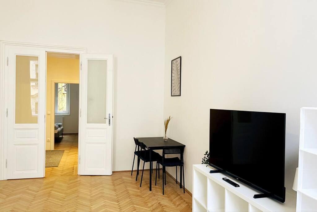City-Center-Apartment Hip Area, Big & New Viena Exterior foto